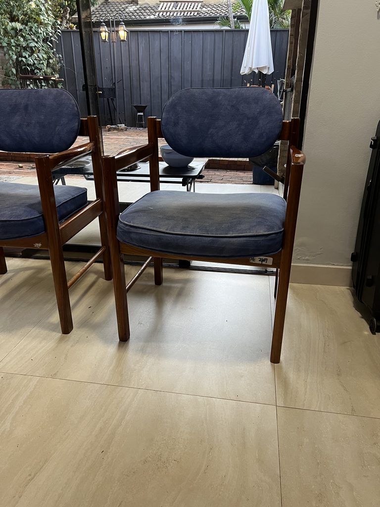 Silla de oficina azul - Foto 2